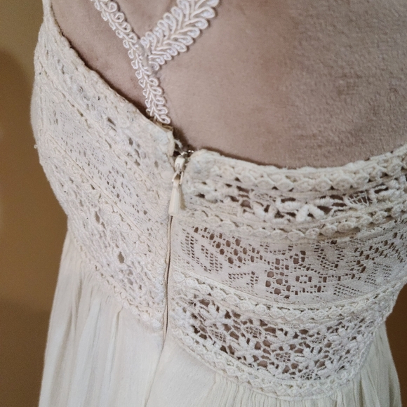 Lace bodice babydoll top or mini dress from American Eagle - Picture 3 of 4